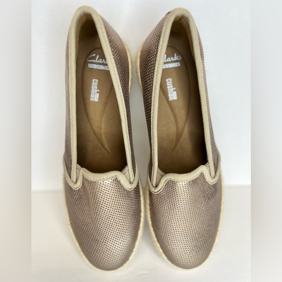 Clarks Collection Womens Azella Theoni Rose Gold Metallic Slip Ons Sz 8.5M NWOB - Picture 6 of 16